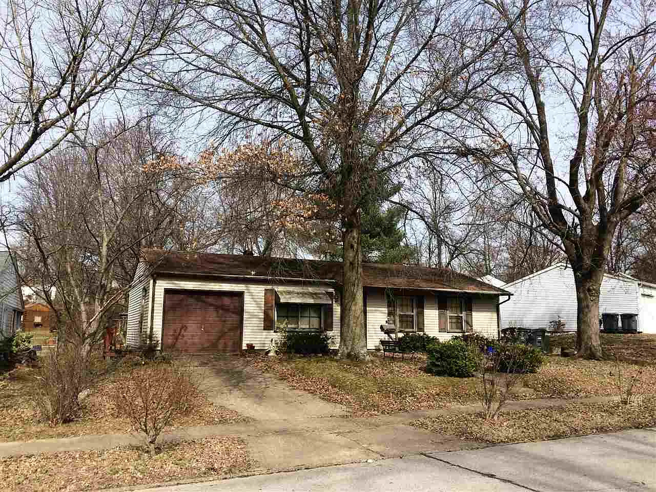 119 Lexington Rd photo 1