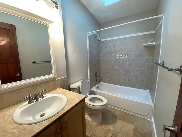 624 Marine St #4 — Photo 8