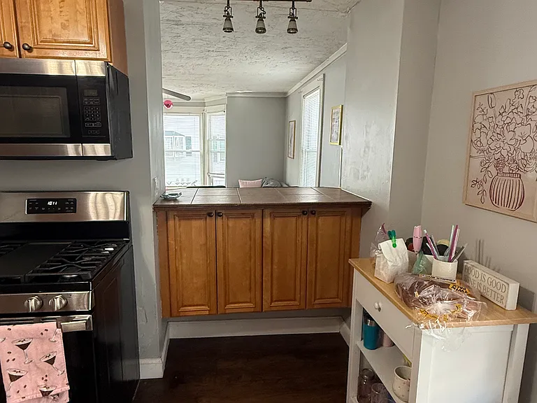 344 E 8th St #2 — Photo 4