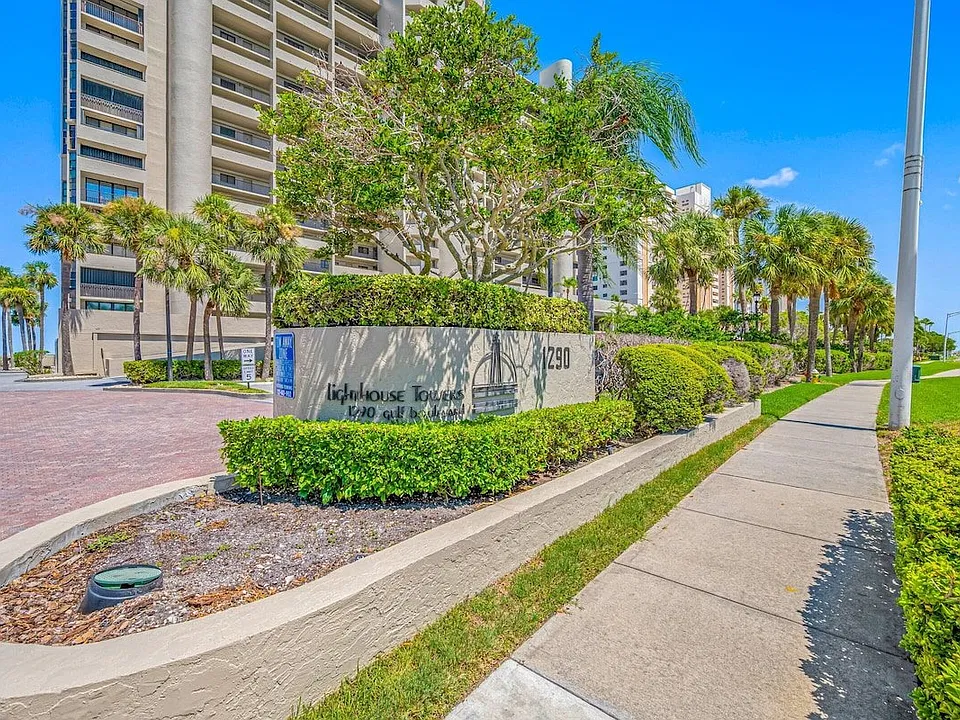 1290 Gulf Blvd #706