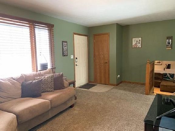 3rd image of 6164 Windmill Ln
