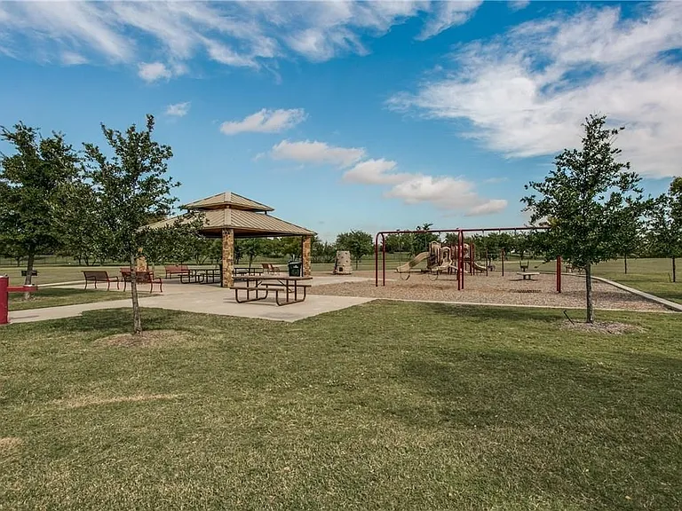 4624 Duval Dr — Photo 19