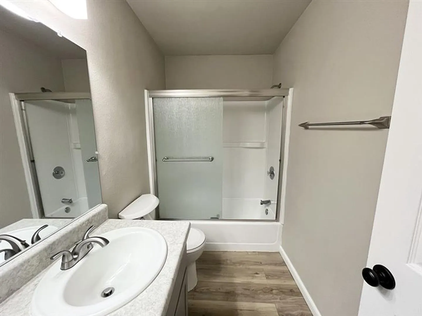 Cedar Apartments — Photo 3