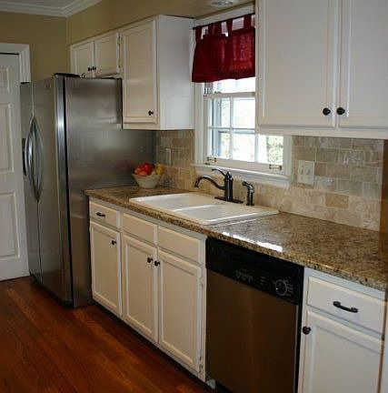 Updated kitchen with granite and ss.