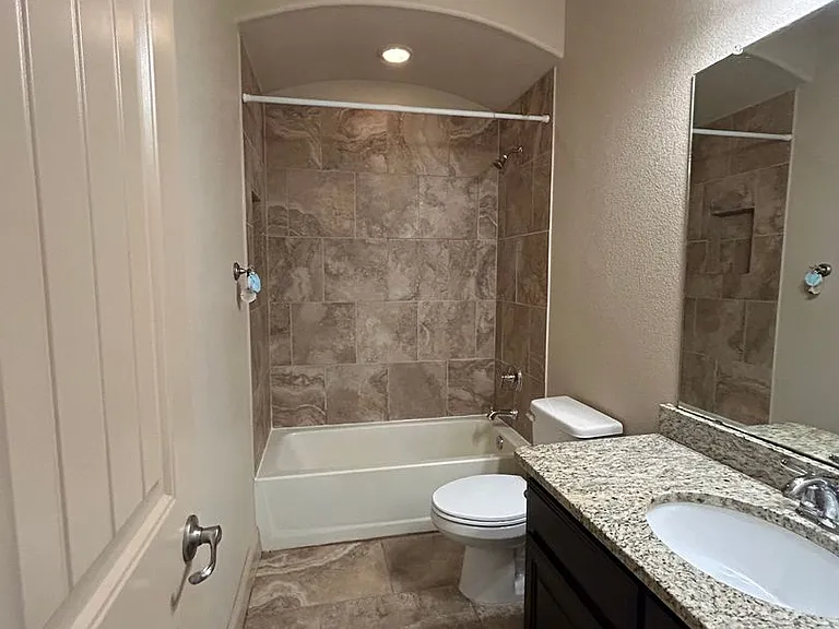 3900 Roma St — Photo 19