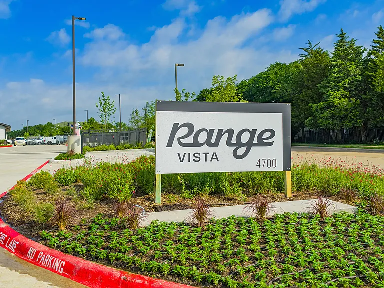 Range Vista — Photo 13