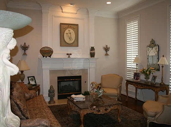 5th image of 416 Berkshire Ln