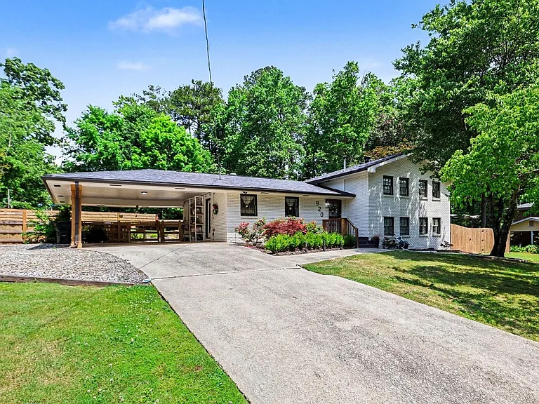 920 Tranquil Dr — Photo 2