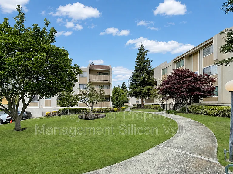 400 Ortega Ave #211 — Photo 15