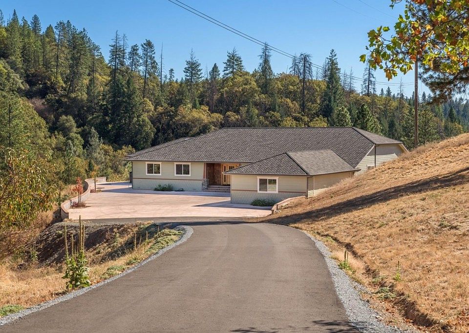 1st image of 5261 Hollow Ln