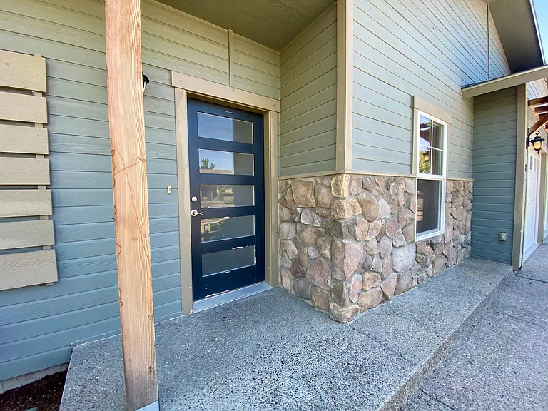 9002 Vialago Pkwy — Photo 2