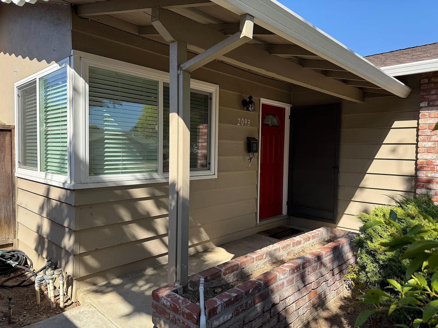 2 bed, 1000 sqft, $3,200 — Photo 2