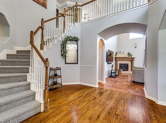 5th image of 647 Mineral Point Dr