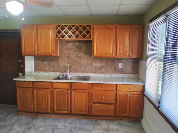 7130 Clement Ave #Up, Cleveland, OH 44105