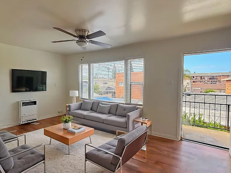 1122 Cherry Ave #D — Photo 15