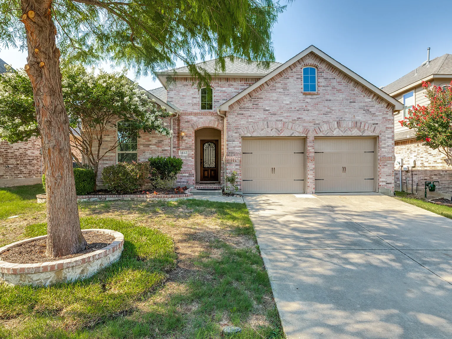 3 bed, 2.5 bath, 2076 sqft, $2,600 — Photo 1