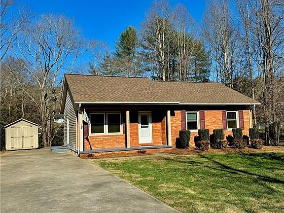 4th image of 129 Brookside Dr