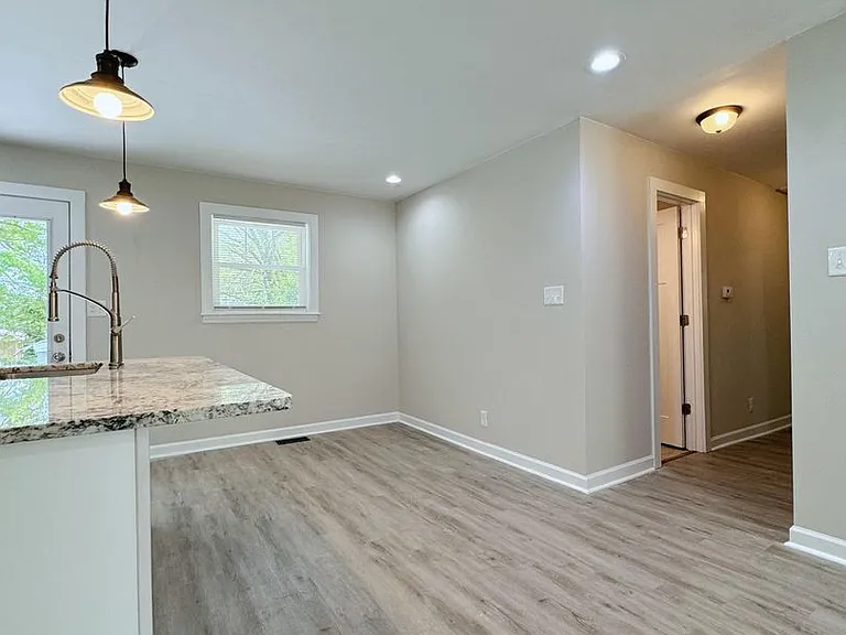 608 Burlington Ave — Photo 8