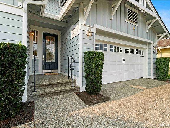 2nd image of 4155 Bainbridge Ct NE