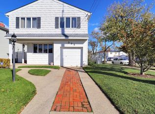 335 Jefferson Ave, Staten Island, NY 10306