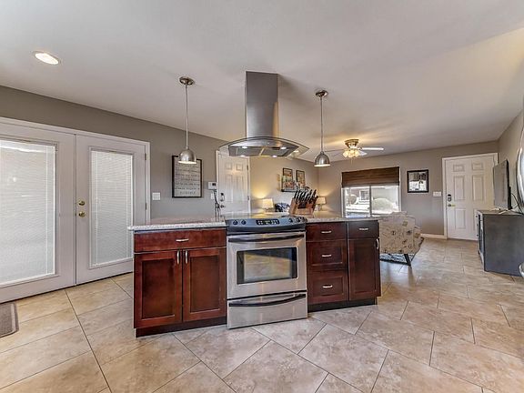Kitchen - View 5