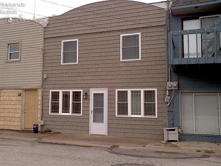 15 Catalina Dr photo 1
