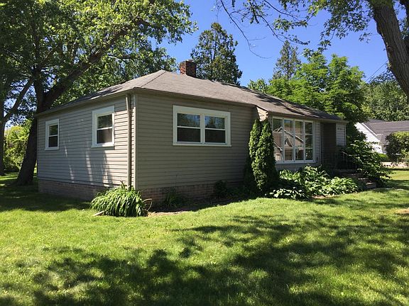 2nd image of 38565 Townhall St