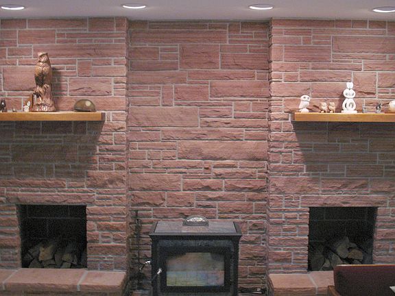 Sandstone wall, 1st floor