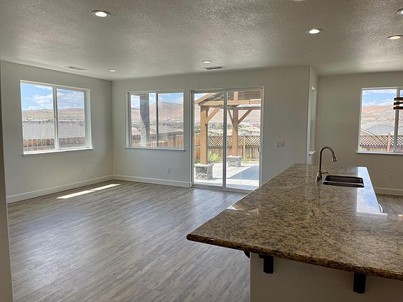 4th image of 4755 Cosumnes Ct