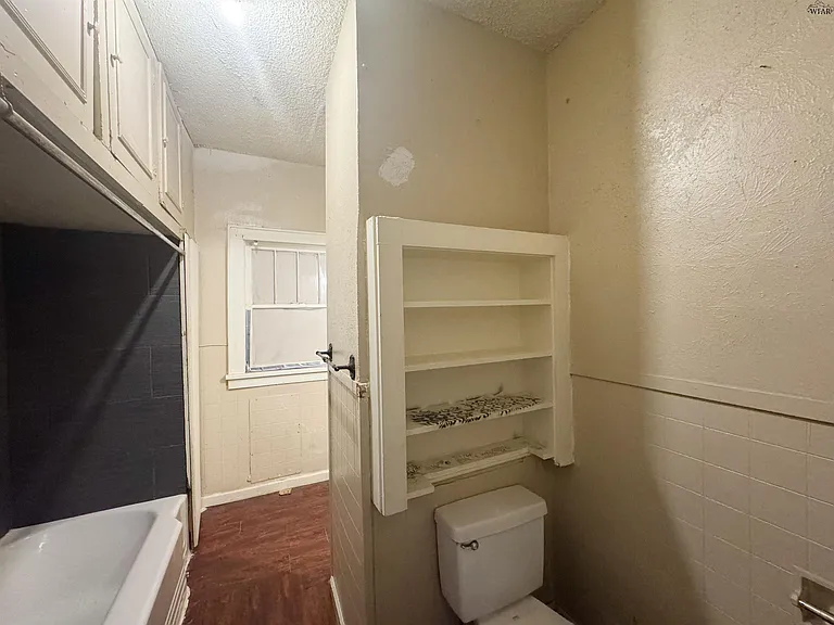 1205 Austin St — Photo 6