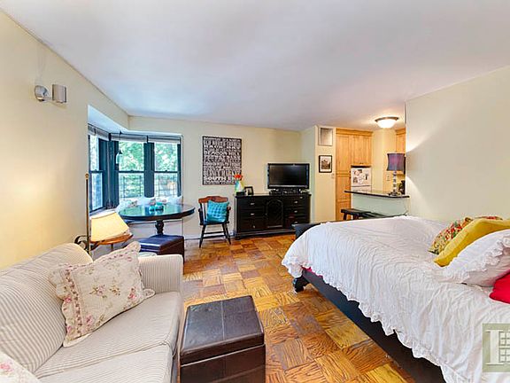 2nd image of 383 Grand St APT M102