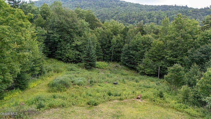 5th image of 724 Bartman Road