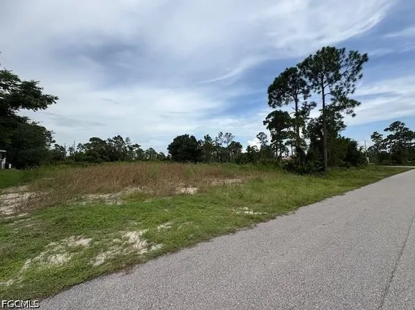 1055 Manta Ave S, Lehigh Acres, FL 33974