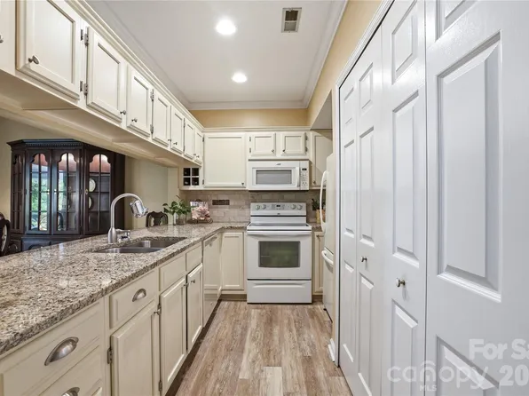 19823 Henderson Rd Unit F, Cornelius, NC 28031