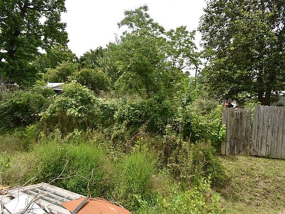 4th image of 6048 Woodview Dr