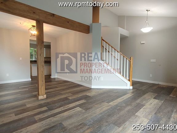4th image of 2232 Crestwood Plz