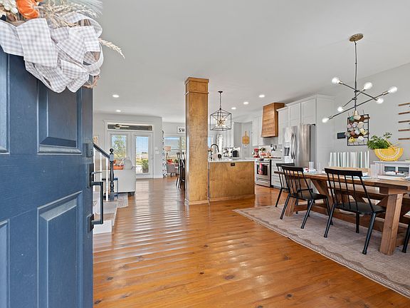 3rd image of 57970 E 230th Rd