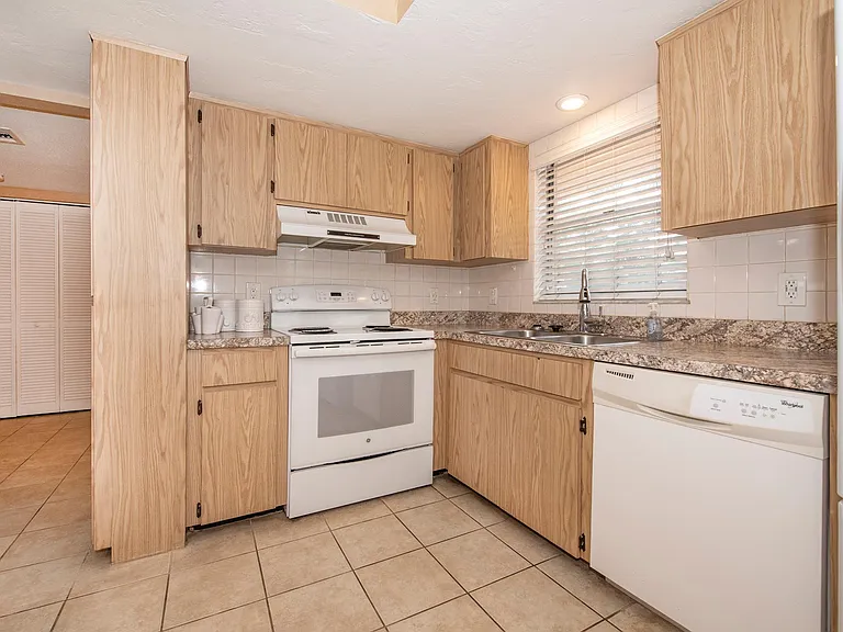 4600 98th Way N #104 — Photo 12
