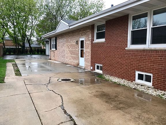 3rd image of 9824 S 50th Ct