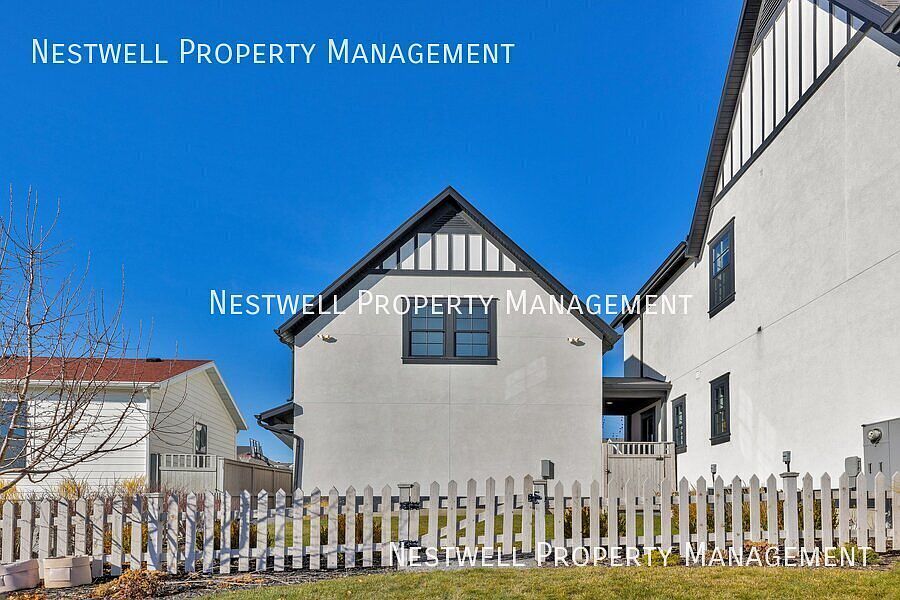1st image of 5056 W Lake Ave