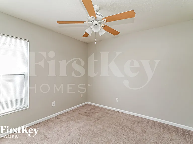 12430 Midpointe Dr — Photo 13