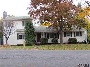 28 Grandview Dr, Latham, NY 12110