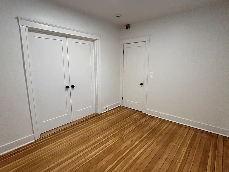 109 Montgomery St #2 — Photo 33