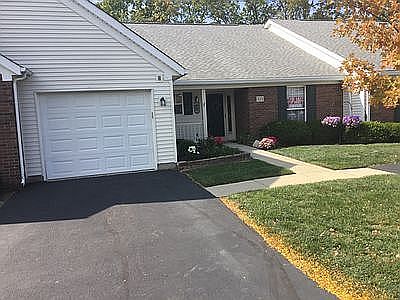 1st image of 325 Retreat Ln #325