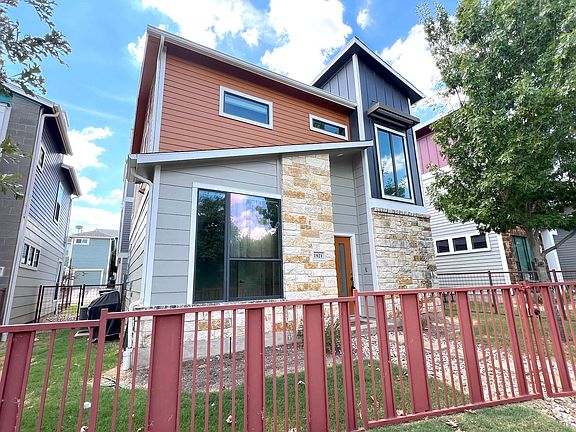 2nd image of 1921 Carlson Dr #79C