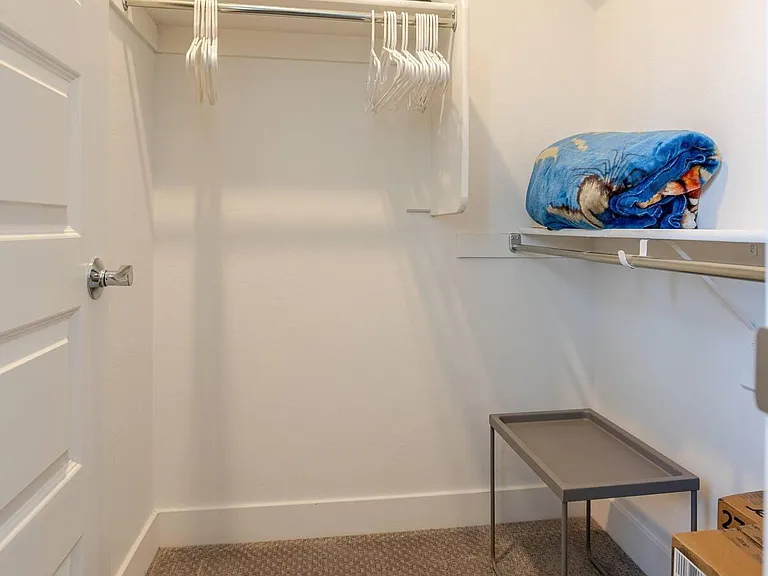 7043 E Portland St — Photo 32