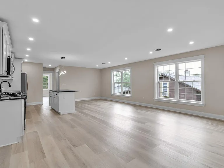 151 Division St #4 — Photo 8