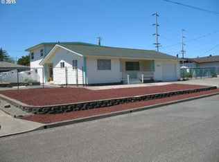 3430 Pine St, North Bend, OR 97459