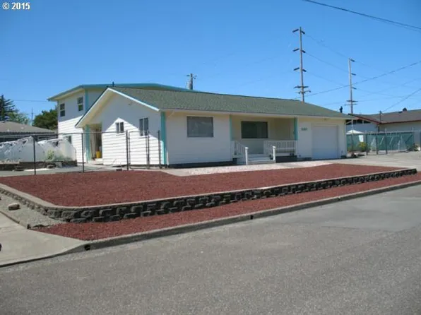 3430 Pine St, North Bend, OR 97459