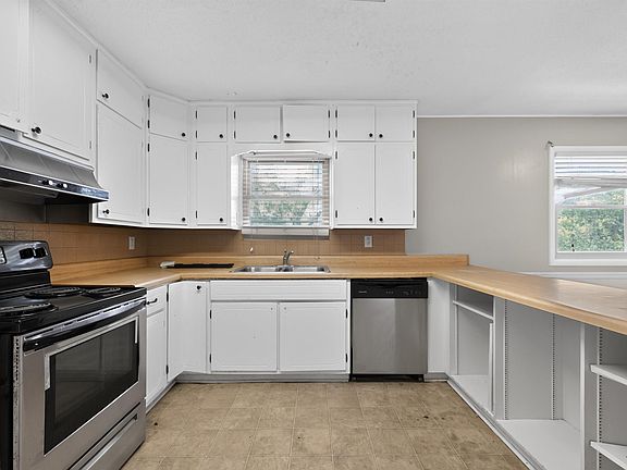 5th image of 1135 Ware Blvd
